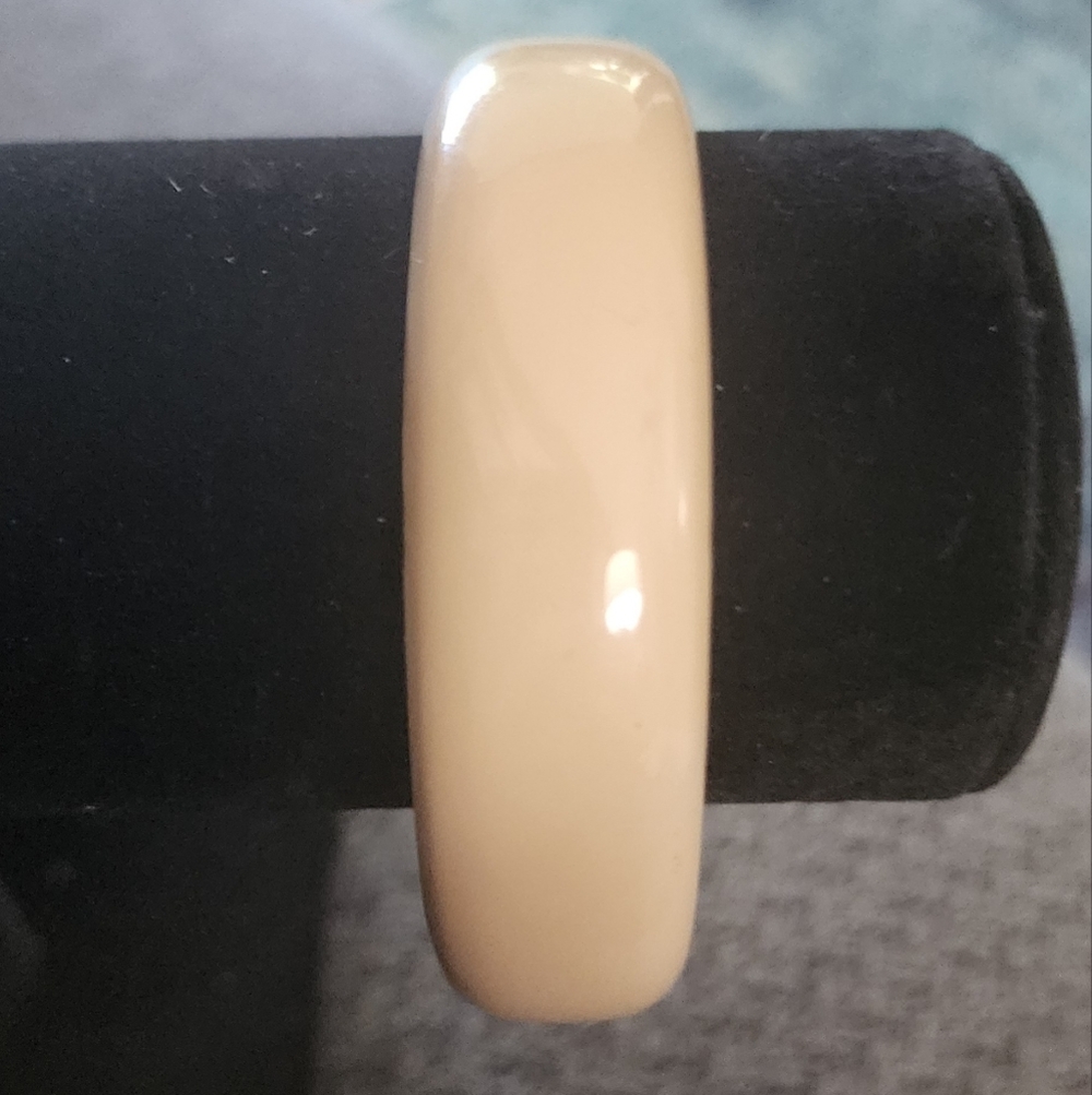 💥4 For $20💥Cream Bangle Bracelet - Picture 2 of 5
